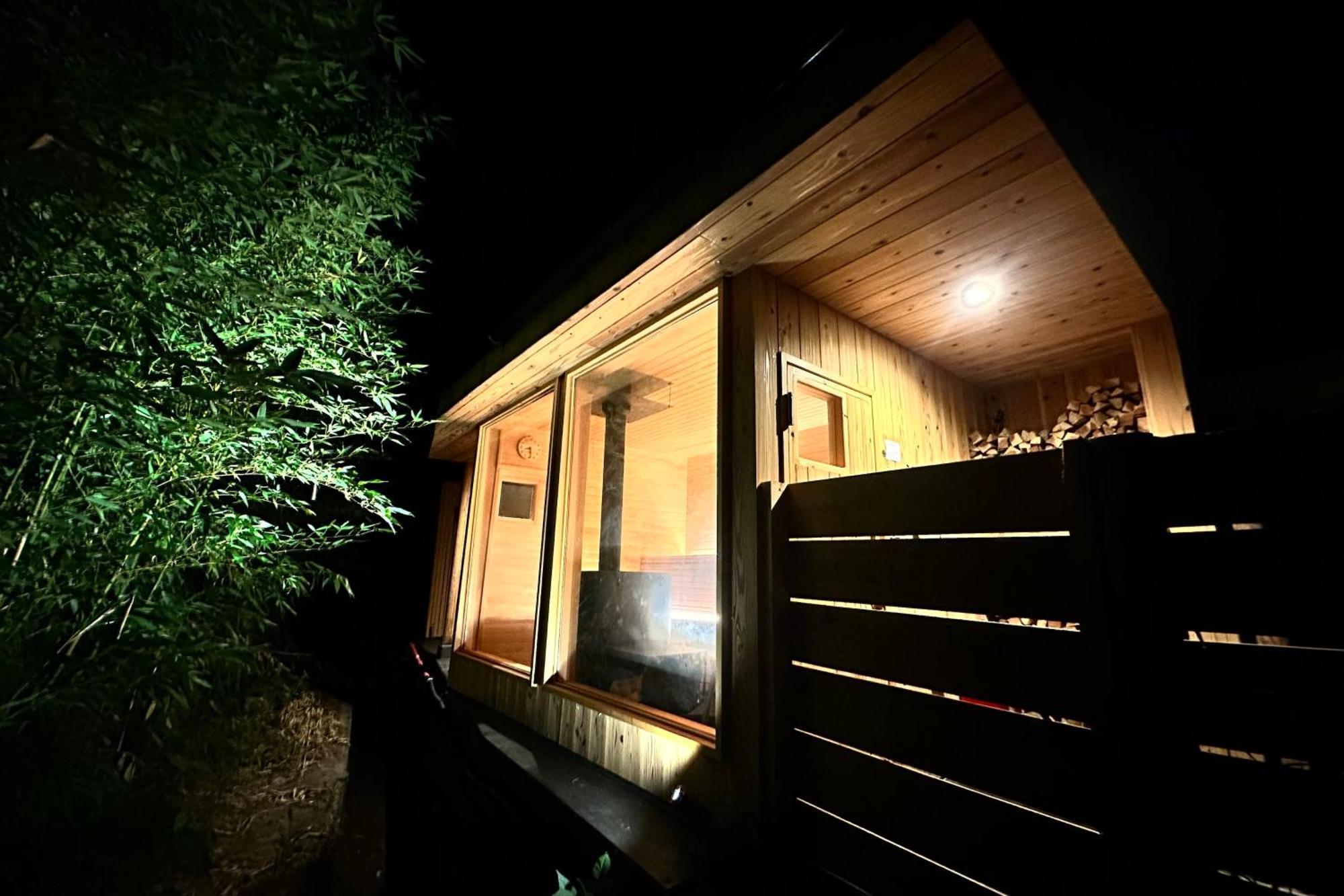 サウナとドッグラン付きのアンティーク古民家宿 Akiya Cornerstone Villa
